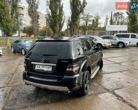 Черный Мерседес М-Класс, объемом двигателя 3.5 л и пробегом 238 тыс. км за 7800 $, фото 4 на Automoto.ua