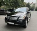 Черный Мерседес М-Класс, объемом двигателя 3.5 л и пробегом 358 тыс. км за 10000 $, фото 2 на Automoto.ua