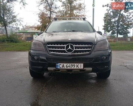 Черный Мерседес М-Класс, объемом двигателя 2.99 л и пробегом 281 тыс. км за 11000 $, фото 3 на Automoto.ua