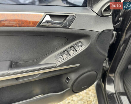 Черный Мерседес М-Класс, объемом двигателя 2.99 л и пробегом 327 тыс. км за 11300 $, фото 16 на Automoto.ua