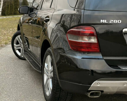 Черный Мерседес М-Класс, объемом двигателя 3 л и пробегом 275 тыс. км за 7900 $, фото 29 на Automoto.ua