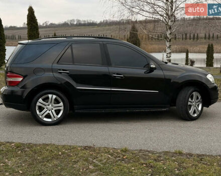 Черный Мерседес М-Класс, объемом двигателя 3 л и пробегом 275 тыс. км за 7900 $, фото 21 на Automoto.ua