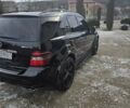 Черный Мерседес М-Класс, объемом двигателя 6.21 л и пробегом 220 тыс. км за 12000 $, фото 29 на Automoto.ua