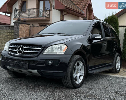 Черный Мерседес М-Класс, объемом двигателя 3.5 л и пробегом 236 тыс. км за 7700 $, фото 4 на Automoto.ua