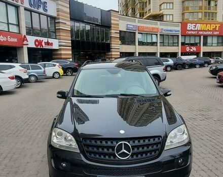 Чорний Мерседес М-Клас, об'ємом двигуна 3 л та пробігом 274 тис. км за 11000 $, фото 2 на Automoto.ua