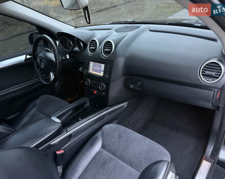 Черный Мерседес М-Класс, объемом двигателя 3 л и пробегом 275 тыс. км за 7900 $, фото 49 на Automoto.ua