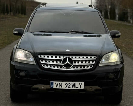 Черный Мерседес М-Класс, объемом двигателя 3 л и пробегом 275 тыс. км за 7900 $, фото 1 на Automoto.ua