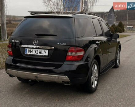 Черный Мерседес М-Класс, объемом двигателя 3 л и пробегом 275 тыс. км за 7900 $, фото 35 на Automoto.ua