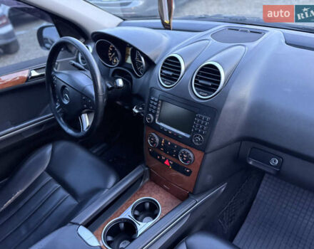 Чорний Мерседес М-Клас, об'ємом двигуна 2.99 л та пробігом 378 тис. км за 9999 $, фото 44 на Automoto.ua