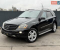 Черный Мерседес М-Класс, объемом двигателя 3.5 л и пробегом 240 тыс. км за 7500 $, фото 1 на Automoto.ua