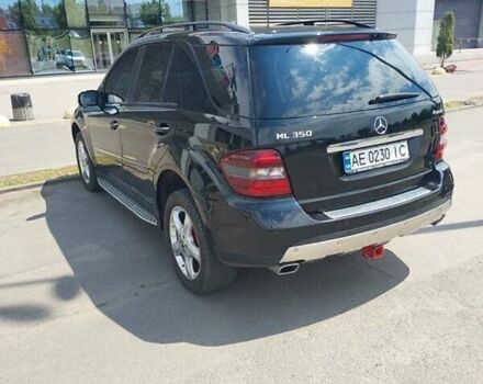 Черный Мерседес М-Класс, объемом двигателя 3.49 л и пробегом 234 тыс. км за 10599 $, фото 3 на Automoto.ua