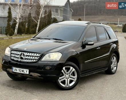 Черный Мерседес М-Класс, объемом двигателя 3 л и пробегом 275 тыс. км за 7900 $, фото 16 на Automoto.ua