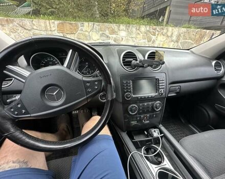 Мерседес М-Класс 2007 в Косове на Automoto.ua Черный Мерседес М-Класс, объемом двигателя 3 л и пробегом 420 тыс. км за 11700 $, фото 16 на Automoto.ua