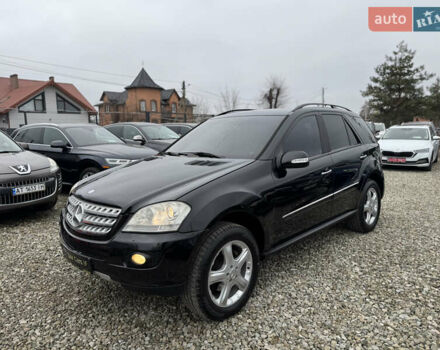 Черный Мерседес М-Класс, объемом двигателя 2.99 л и пробегом 327 тыс. км за 11300 $, фото 6 на Automoto.ua