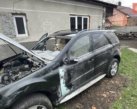 Черный Мерседес М-Класс, объемом двигателя 3.5 л и пробегом 110 тыс. км за 4500 $, фото 3 на Automoto.ua