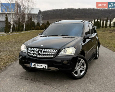 Черный Мерседес М-Класс, объемом двигателя 3 л и пробегом 275 тыс. км за 7900 $, фото 15 на Automoto.ua