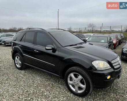 Черный Мерседес М-Класс, объемом двигателя 2.99 л и пробегом 327 тыс. км за 11300 $, фото 14 на Automoto.ua