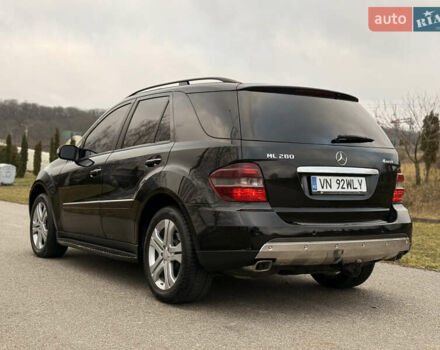 Черный Мерседес М-Класс, объемом двигателя 3 л и пробегом 275 тыс. км за 7900 $, фото 32 на Automoto.ua