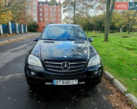 Черный Мерседес М-Класс, объемом двигателя 3.5 л и пробегом 100 тыс. км за 10400 $, фото 2 на Automoto.ua