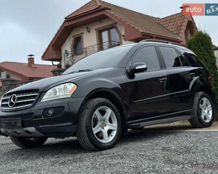 Черный Мерседес М-Класс, объемом двигателя 3.5 л и пробегом 236 тыс. км за 7700 $, фото 29 на Automoto.ua