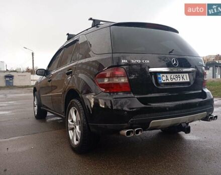 Черный Мерседес М-Класс, объемом двигателя 2.99 л и пробегом 281 тыс. км за 11000 $, фото 1 на Automoto.ua