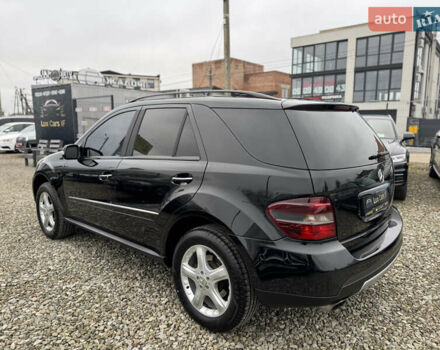 Черный Мерседес М-Класс, объемом двигателя 2.99 л и пробегом 327 тыс. км за 11300 $, фото 8 на Automoto.ua