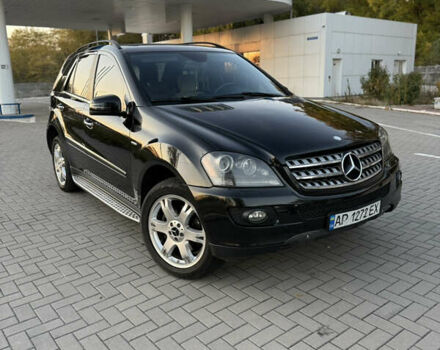 Черный Мерседес М-Класс, объемом двигателя 3.5 л и пробегом 360 тыс. км за 12000 $, фото 13 на Automoto.ua