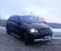 Черный Мерседес М-Класс, объемом двигателя 3.5 л и пробегом 351 тыс. км за 10000 $, фото 1 на Automoto.ua