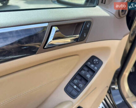 Чорний Мерседес М-Клас, об'ємом двигуна 6.3 л та пробігом 220 тис. км за 10700 $, фото 14 на Automoto.ua