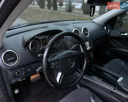 Черный Мерседес М-Класс, объемом двигателя 3 л и пробегом 275 тыс. км за 7900 $, фото 54 на Automoto.ua