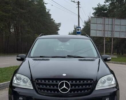 Черный Мерседес М-Класс, объемом двигателя 2.99 л и пробегом 396 тыс. км за 12000 $, фото 1 на Automoto.ua