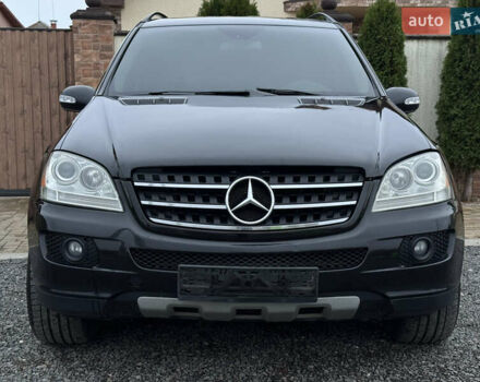 Черный Мерседес М-Класс, объемом двигателя 3.5 л и пробегом 236 тыс. км за 7700 $, фото 28 на Automoto.ua