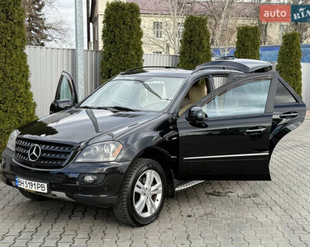 Черный Мерседес М-Класс, объемом двигателя 3.5 л и пробегом 240 тыс. км за 6900 $, фото 38 на Automoto.ua