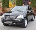 Черный Мерседес М-Класс, объемом двигателя 3.5 л и пробегом 320 тыс. км за 7899 $, фото 1 на Automoto.ua