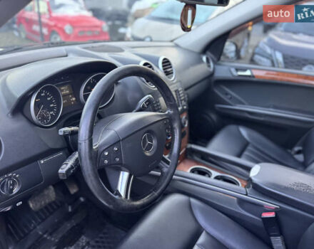 Чорний Мерседес М-Клас, об'ємом двигуна 2.99 л та пробігом 378 тис. км за 9999 $, фото 24 на Automoto.ua