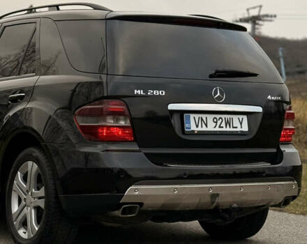 Черный Мерседес М-Класс, объемом двигателя 3 л и пробегом 275 тыс. км за 7900 $, фото 34 на Automoto.ua