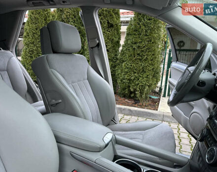 Черный Мерседес М-Класс, объемом двигателя 3.5 л и пробегом 200 тыс. км за 10300 $, фото 47 на Automoto.ua