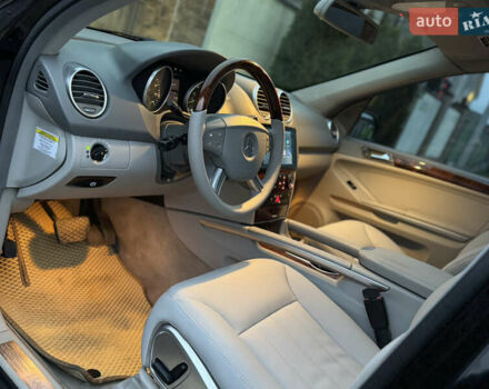 Черный Мерседес М-Класс, объемом двигателя 3.5 л и пробегом 236 тыс. км за 7700 $, фото 60 на Automoto.ua