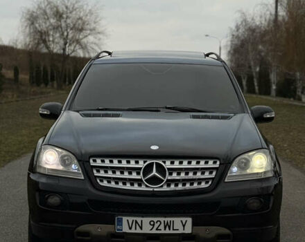 Черный Мерседес М-Класс, объемом двигателя 3 л и пробегом 275 тыс. км за 7900 $, фото 2 на Automoto.ua