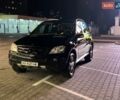 Черный Мерседес М-Класс, объемом двигателя 3.5 л и пробегом 342 тыс. км за 10000 $, фото 1 на Automoto.ua