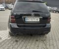Черный Мерседес М-Класс, объемом двигателя 5.46 л и пробегом 239 тыс. км за 10800 $, фото 8 на Automoto.ua