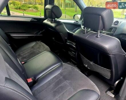 Черный Мерседес М-Класс, объемом двигателя 3.5 л и пробегом 100 тыс. км за 10400 $, фото 10 на Automoto.ua