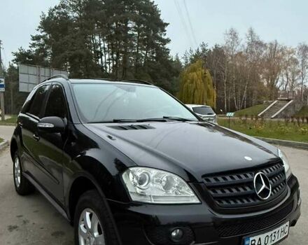 Черный Мерседес М-Класс, объемом двигателя 2.99 л и пробегом 396 тыс. км за 12000 $, фото 3 на Automoto.ua