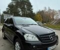 Черный Мерседес М-Класс, объемом двигателя 2.99 л и пробегом 396 тыс. км за 12000 $, фото 3 на Automoto.ua