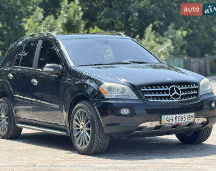 Черный Мерседес М-Класс, объемом двигателя 3.5 л и пробегом 287 тыс. км за 10500 $, фото 2 на Automoto.ua