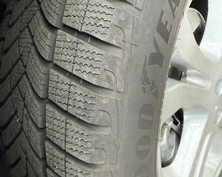 Черный Мерседес М-Класс, объемом двигателя 3.5 л и пробегом 174 тыс. км за 10999 $, фото 71 на Automoto.ua