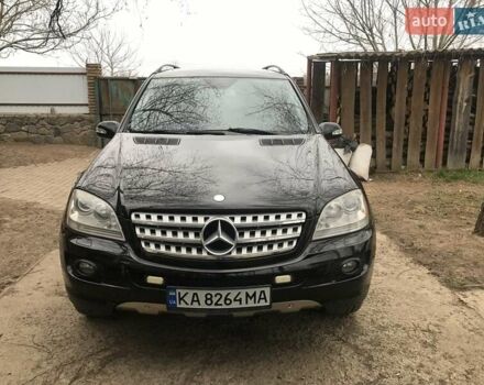 Черный Мерседес М-Класс, объемом двигателя 3.5 л и пробегом 260 тыс. км за 11100 $, фото 11 на Automoto.ua