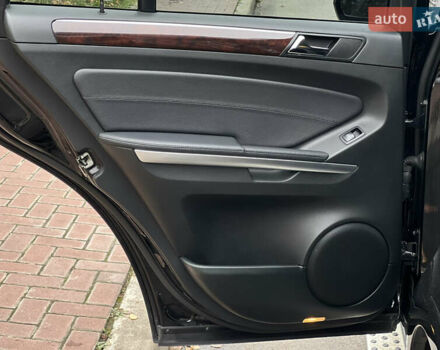 Черный Мерседес М-Класс, объемом двигателя 3.5 л и пробегом 265 тыс. км за 14300 $, фото 42 на Automoto.ua