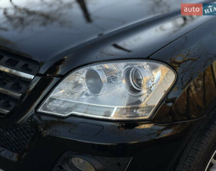 Чорний Мерседес М-Клас, об'ємом двигуна 2.99 л та пробігом 276 тис. км за 15799 $, фото 3 на Automoto.ua