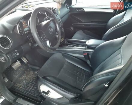 Черный Мерседес М-Класс, объемом двигателя 2.99 л и пробегом 307 тыс. км за 15300 $, фото 3 на Automoto.ua